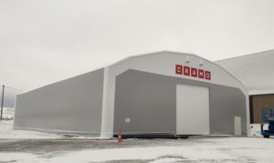 Finest-Hall Factory OÜ toodetud ja paigaldatud PVC hall mõõtudega 20x30,25m, kõrgusega 5,6m Cramo Finland OY-le.