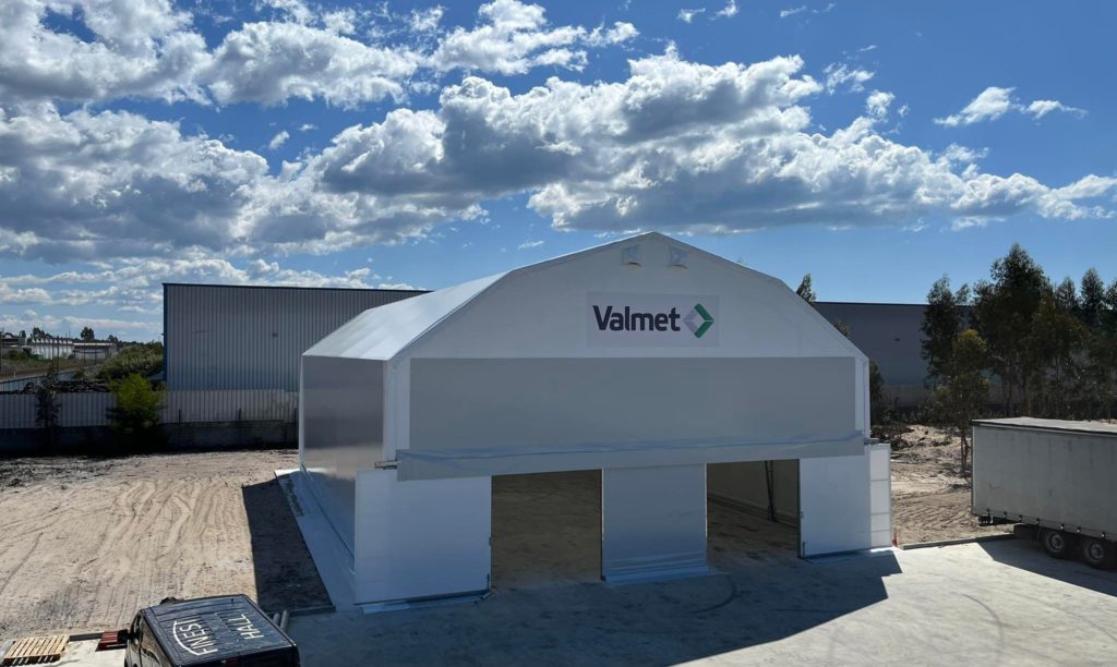 Finest Hall Factory OÜ toodetud ja paigaldatud PVC hall mõõtudega 15x25m, kõrgusega 6 m Valmet Lda-le Portugalis