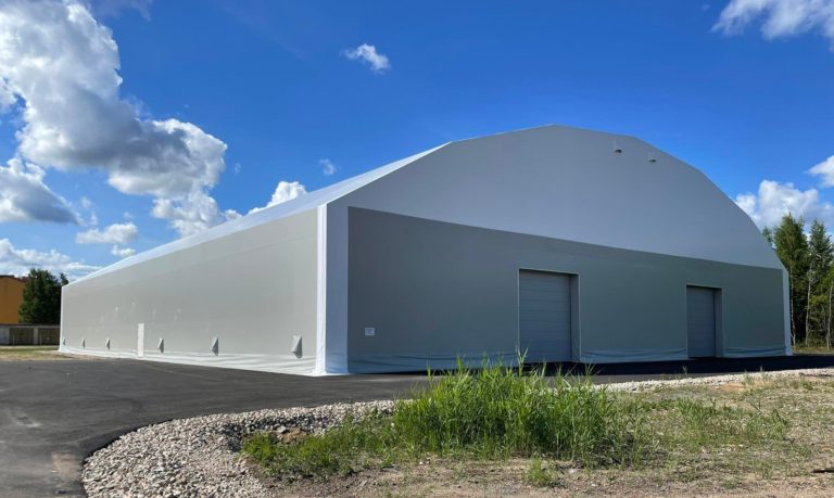 Finest-Hall Factory OÜ toodetud ja paigaldatud PVC hall mõõtudega 40x50m, kõrgusega 6m KPG Kaubandus OÜ-le.