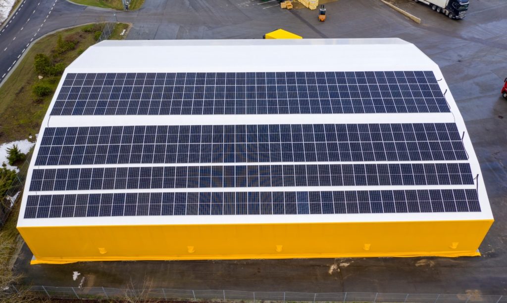 Finest-Hall Factory OÜ toodetud ja paigaldatud päikesepaneelidega PVC hall mõõtudega 35x40 m, kõrgusega 5 m Eesti Kalatootjate Keskühistule.