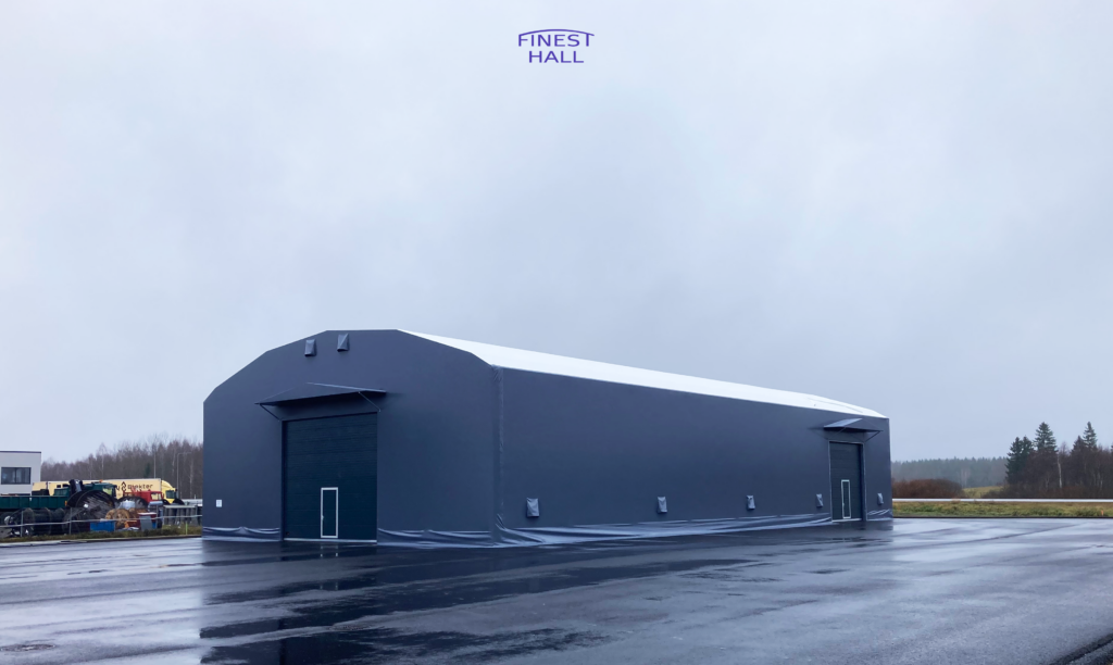 Finest-Hall Factory OÜ toodetud ja paigaldatud PVC hall mõõtudega 18x36m, kõrgusega 6,1 meetrit Verston Eesti OÜ-le.