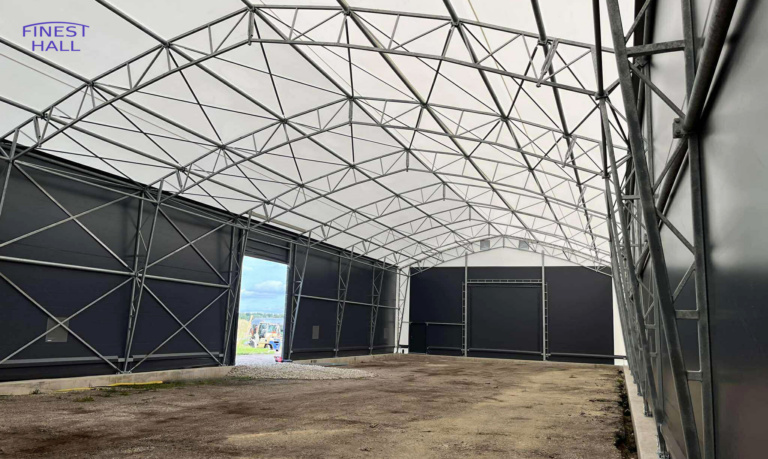 Finest-Hall Factory OÜ toodetud ja paigaldatud PVC hall mõõtudega 15x40m, kõrgusega 6 meetrit Compacto OÜ-le.