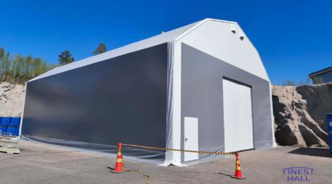 Finest-Hall Factory OÜ toodetud ja paigaldatud PVC hall mõõtudega 15x21m, kõrgusega 6 meetrit BMI Production Finland Oy-le.