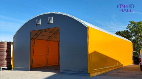 Un Hangar métallo-textile de dimensions 10 × 21 m et d’une hauteur de 4 mètres, fabriqué et installé par Finest-Hall Factory OÜ pour Eesti Kalatootjate Keskühistu.