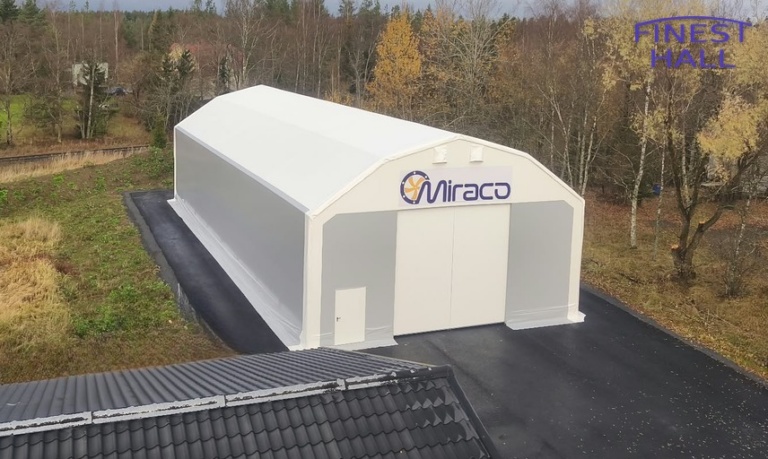 Finest-Hall Factory OÜ toodetud ja paigaldatud PVC hall mõõtudega 12x28m, kõrgusega 5m Miraco OY-le.